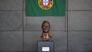 Read more about the article Twitter reacts to Ronaldo’s bronze bust