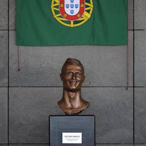 Twitter reacts to Ronaldo’s bronze bust