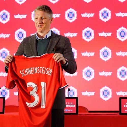 Schweinsteiger completes Chicago Fire move