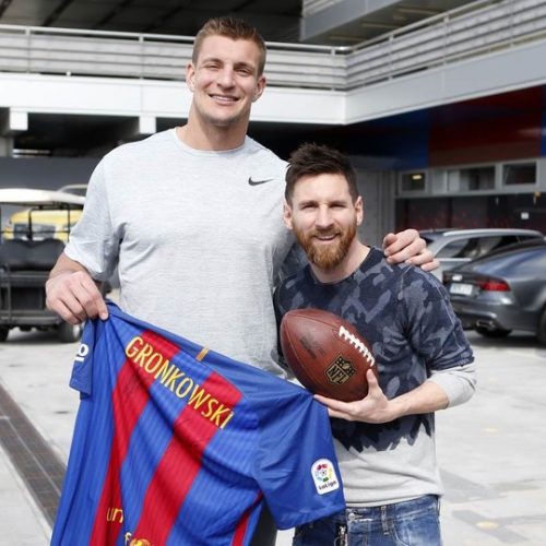 Gronkowski visits Barca’s training ground