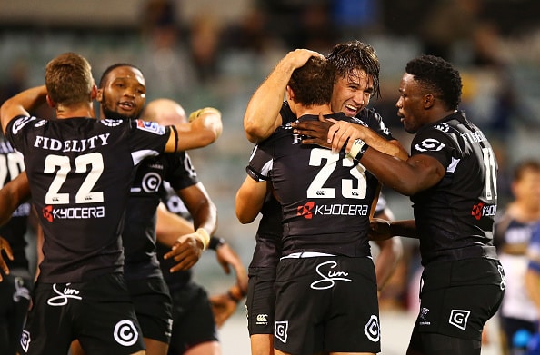 You are currently viewing Post-hooter try gives Sharks dramatic win