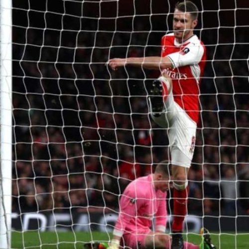Gunners hit five to progress in FA Cup