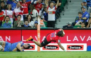 Read more about the article Late try gives Lions bonus-point victory