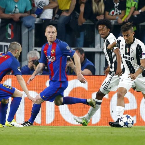 Dybala helps Juve beat Barca