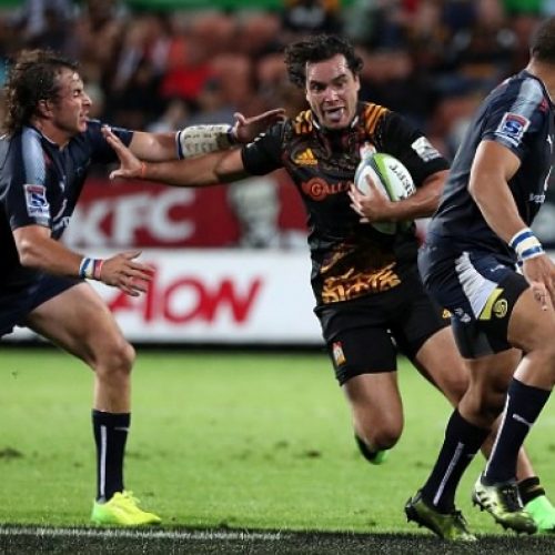 Chiefs outlast Bulls in Hamilton