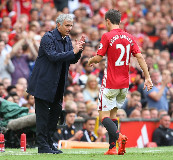 You are currently viewing Herrera: United continues to improve under Mourinho