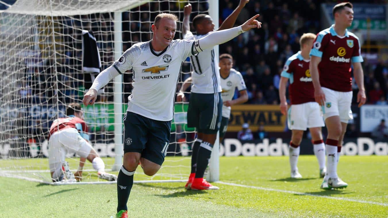 You are currently viewing Martial, Rooney fire United past Burnley