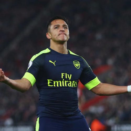 Sanchez hits 20 for season, Arsenal dream of top four