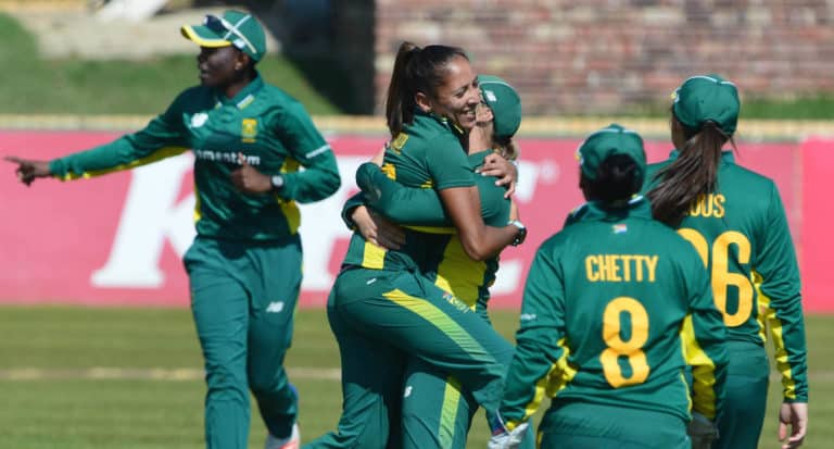 You are currently viewing Ismail inspires Proteas Women to victory