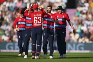 Read more about the article England crush pathetic Proteas