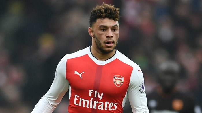 You are currently viewing Parlour: Arsenal should keep Ox