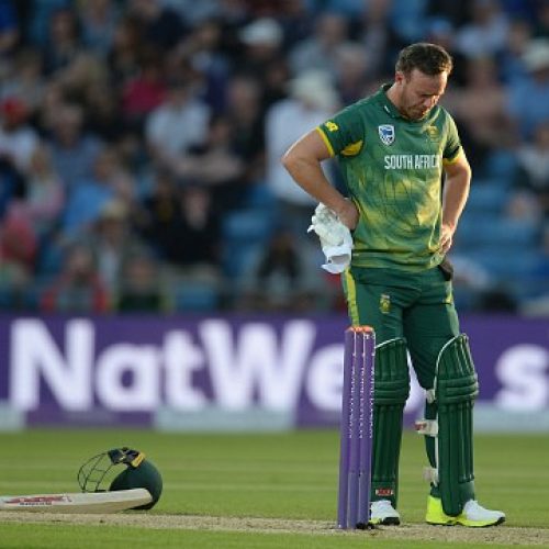 De Villiers in doubt for India clash