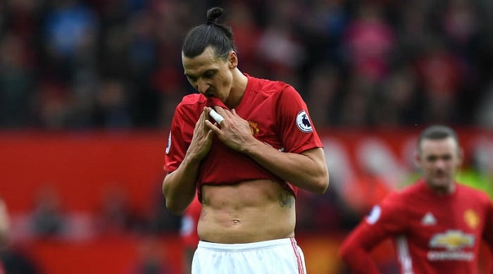 You are currently viewing Man United confirm Zlatan exit