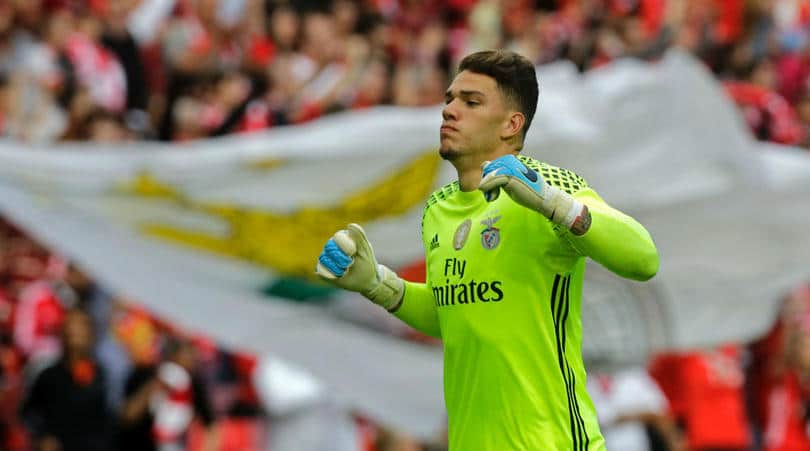 You are currently viewing Ederson: I can play outside the box
