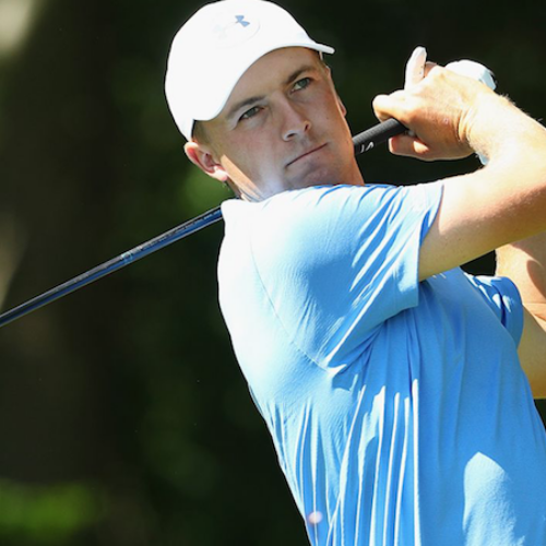 Spieth clings to one-shot lead over Kokrak at Colonial