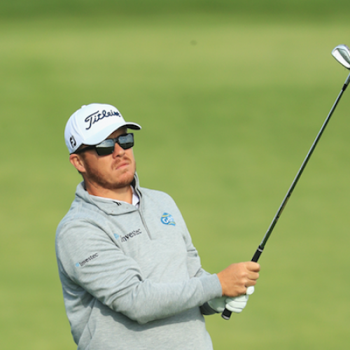 Coetzee starts brightly on slow day in France