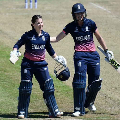 Record-setting England beat Proteas Women