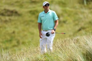 Read more about the article Saffa duo struggle on moving day, Rahm shares lead