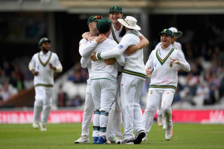 You are currently viewing Cook survives Proteas raid