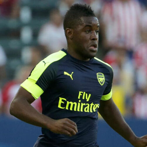 Arsenal forward Campbell sustains knee injury