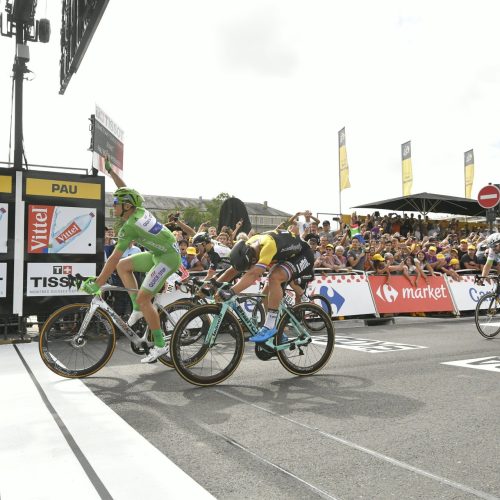 Kittel wins back-to-back stages