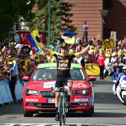 Roglic takes stage, Froome extends lead