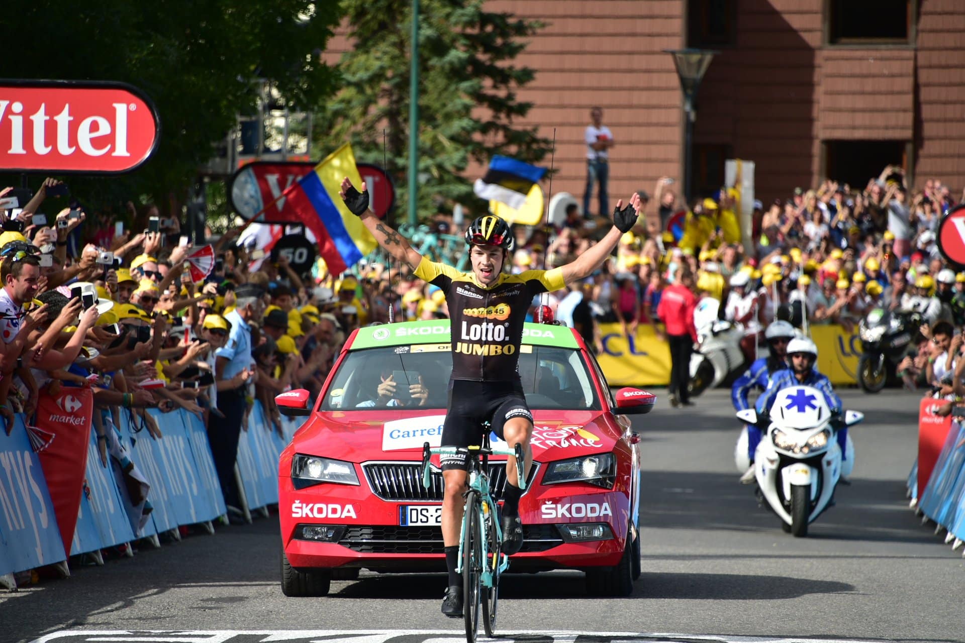 You are currently viewing Roglic takes stage, Froome extends lead