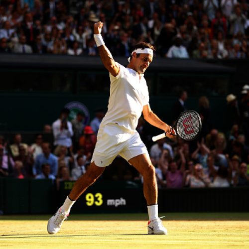 Federer through to semis on day of upsets