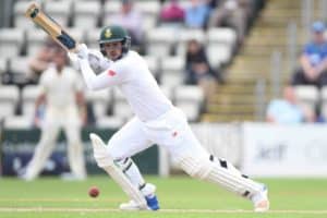 Read more about the article De Kock departs, but gets Proteas past 300