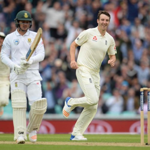 Roland-Jones rips through Proteas lineup