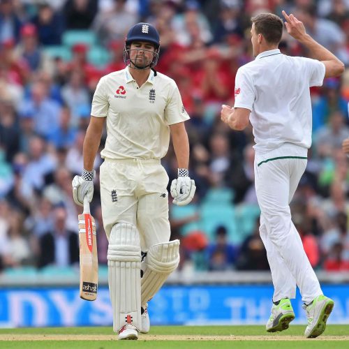 Morkel dismisses Cook as England extend lead