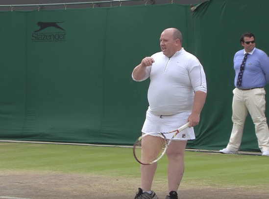 You are currently viewing Watch: Male fan plays in skirt at Wimbledon