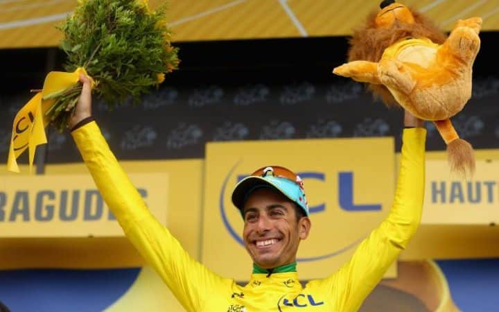 You are currently viewing Bardet wins stage, Aru claims yellow jersey
