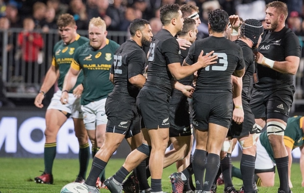 You are currently viewing Meyer: Boks still trail All Blacks