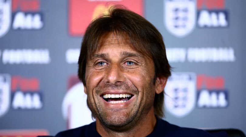 You are currently viewing Conte asserts his commitment to Chelsea