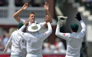 Read more about the article Morkel takes four as Proteas need 380 for victory