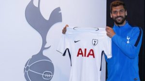 Read more about the article Tottenham pip Chelsea to Llorente signing