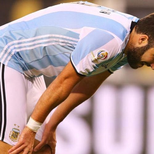 Higuain axed from Argentina squad