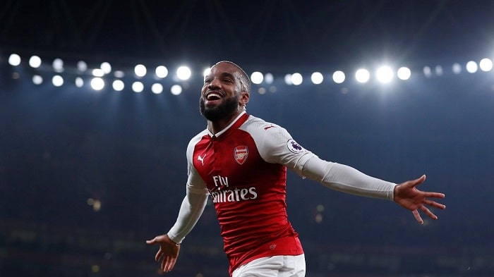 You are currently viewing Lacazette double guides to Arsenal victory