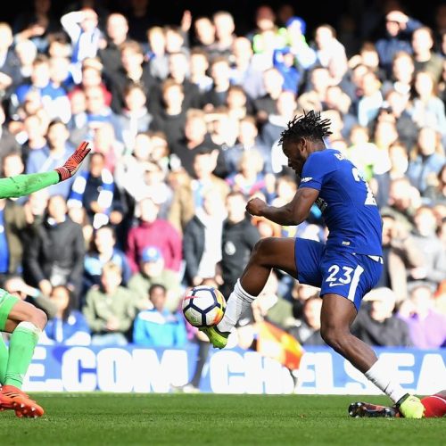 Chelsea return to winning ways in six-goal thriller