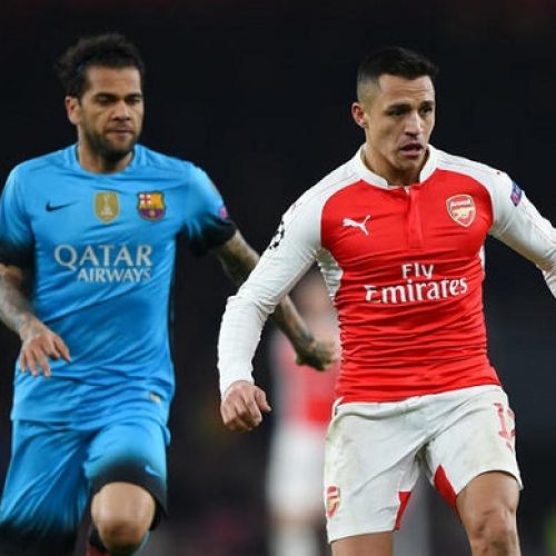 Dani Alves talks up PSG switch for Sanchez