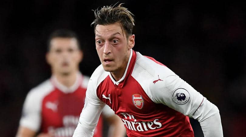 You are currently viewing Ozil in talks with Arsenal over new deal