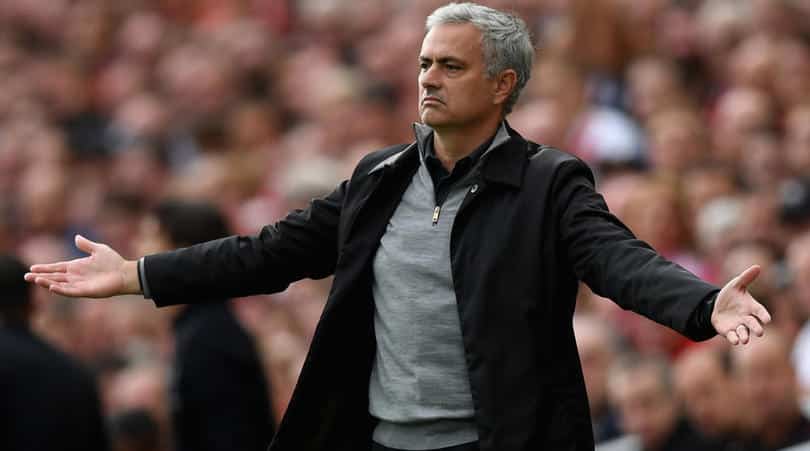 You are currently viewing Neville: Mourinho uses similar tactics to Mayweather