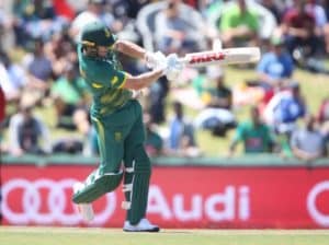 Read more about the article De Villiers smashes Proteas to 353