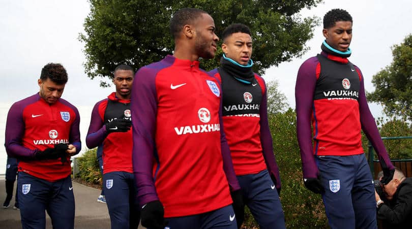 You are currently viewing Southgate hopes Sterling can harness club form