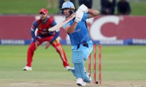 Read more about the article De Villiers smashes Titans to victory
