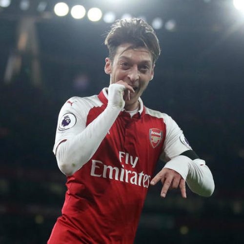 Ozil stars in five-star Arsenal win