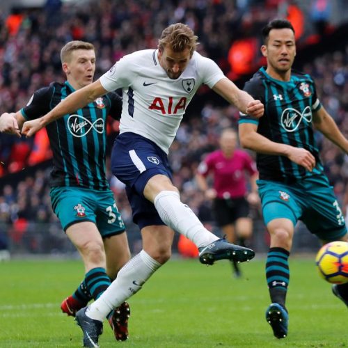 Five-star Spurs sink Southampton