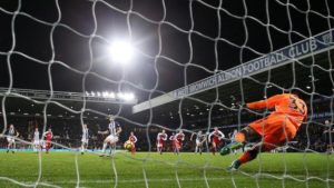 Read more about the article Late penalty spoils Wenger’s day