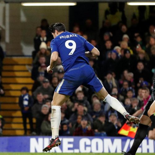 Chelsea breeze past Brighton